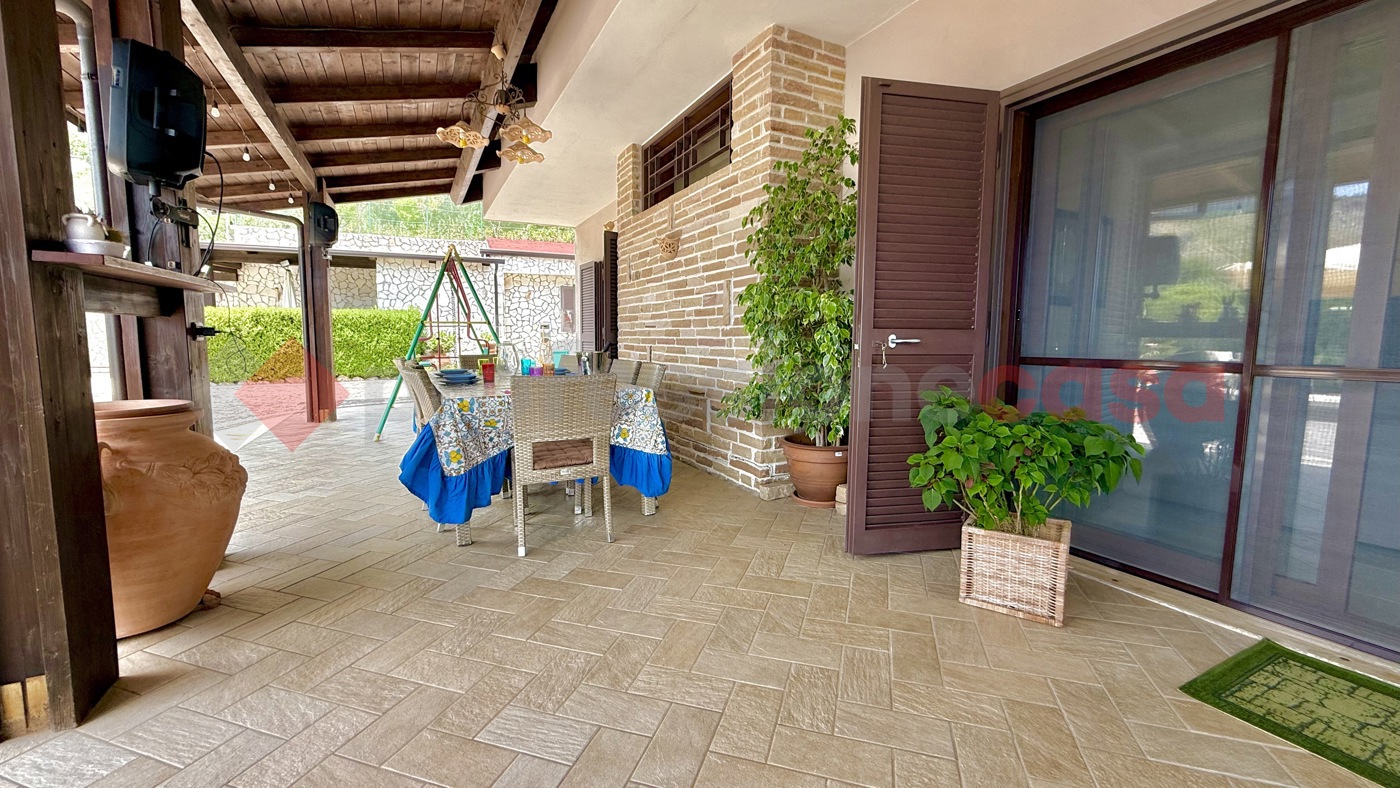 Villa con giardino a Spigno Saturnia