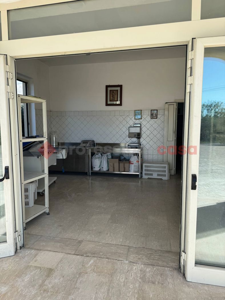 Attivit� commerciale in vendita a Minturno