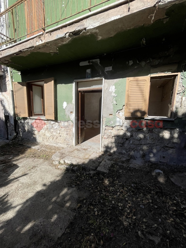 Bilocale da ristrutturare a Minturno