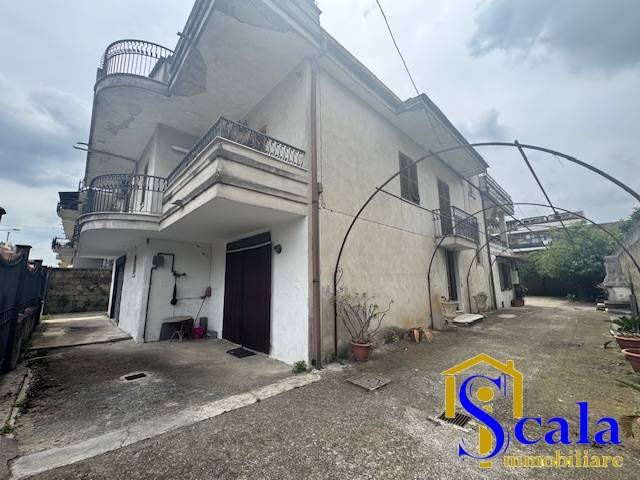 Bifamiliare in vendita a Casapulla