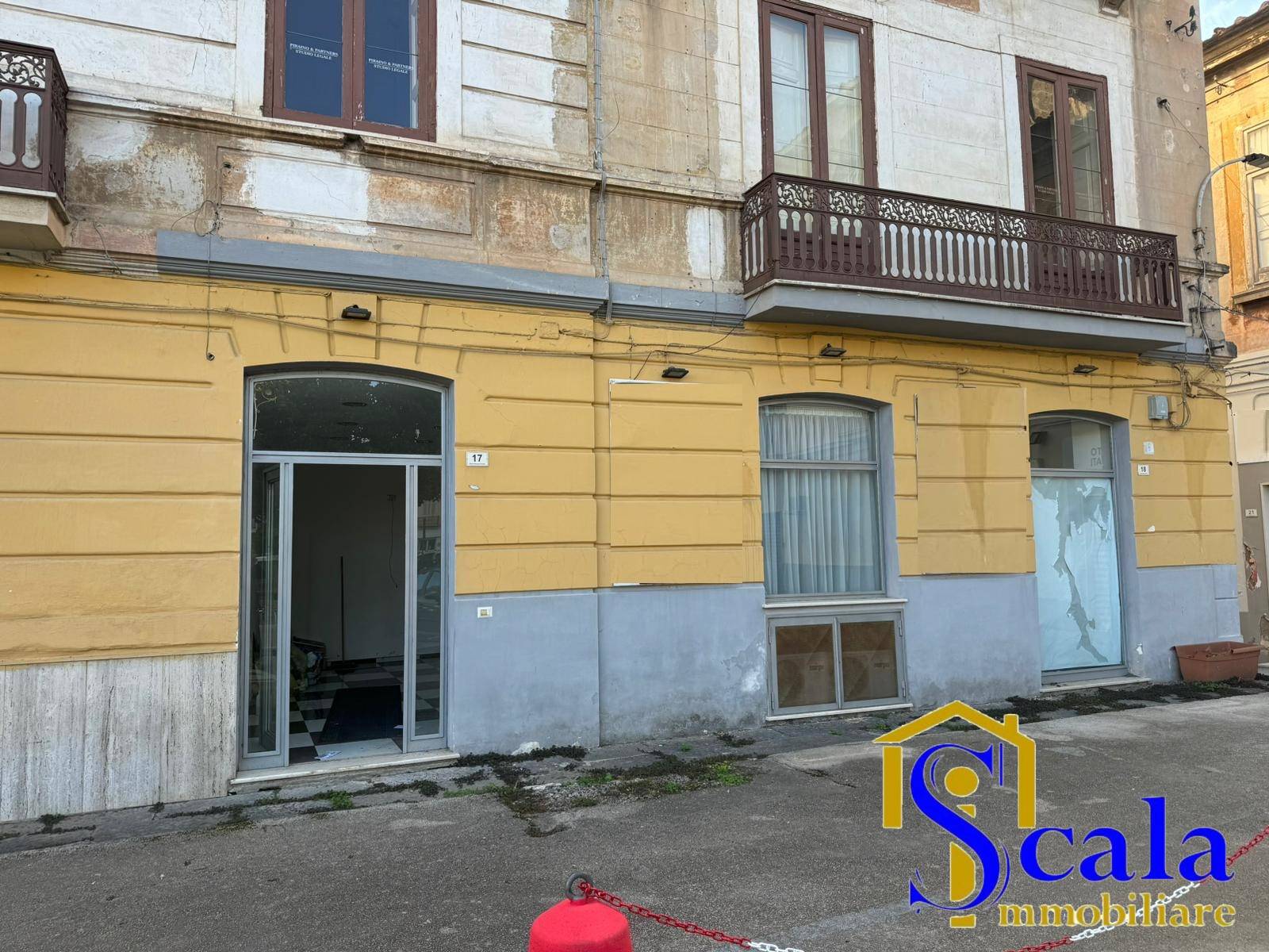 Locale commerciale in affitto a Santa Maria Capua Vetere