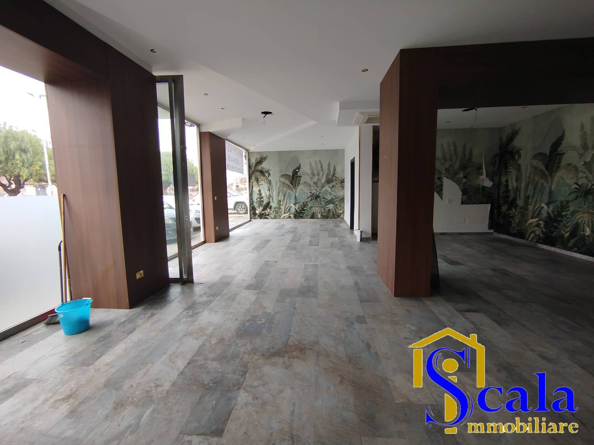 Locale commerciale in affitto a Santa Maria Capua Vetere