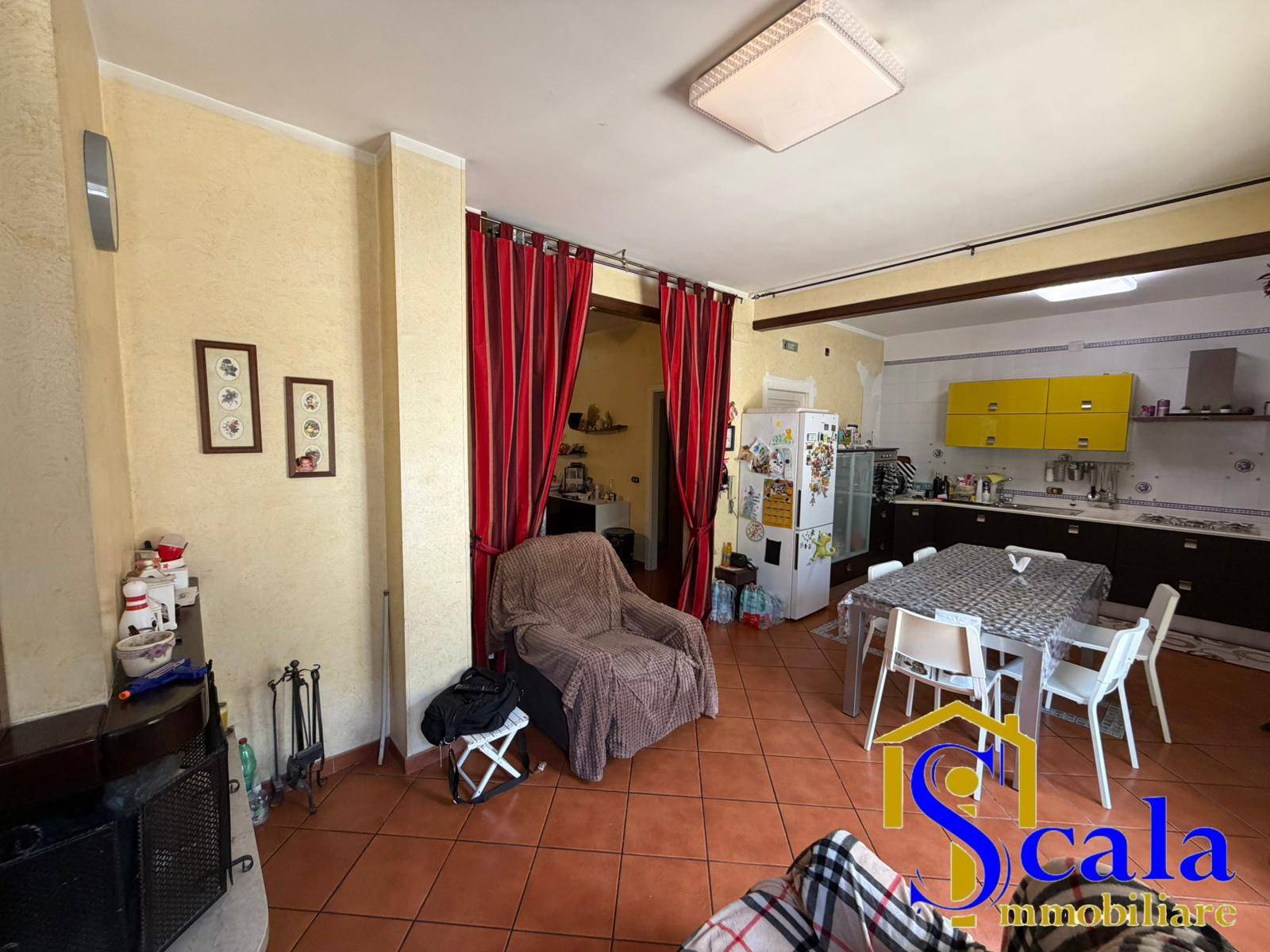 Villa in vendita a Curti