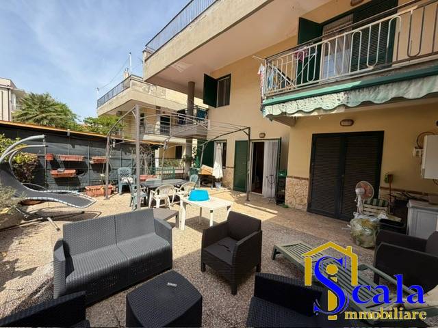 Villa in vendita a Curti