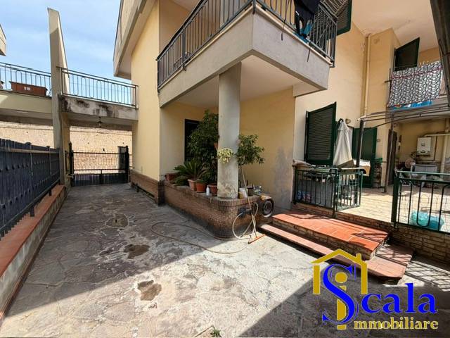 Villa in vendita a Curti