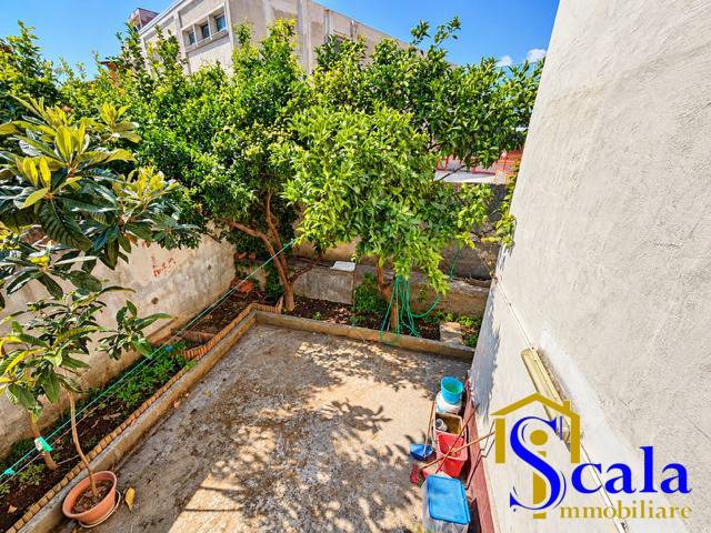 Villa in vendita a Curti