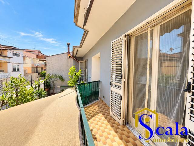 Villa in vendita a Curti