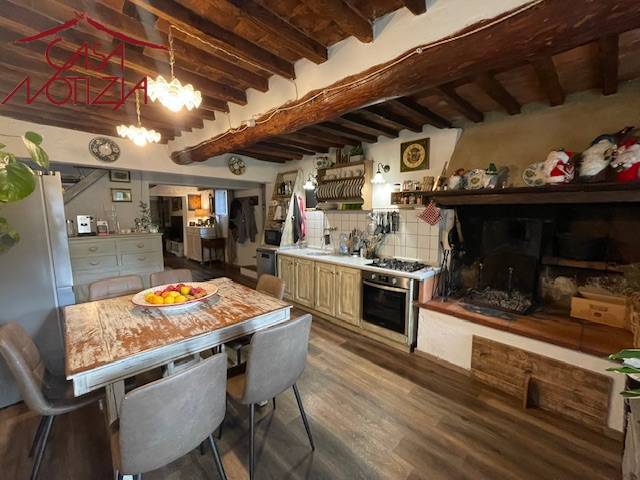 Rustico / casale in vendita a Camaiore, ORBICCIANO