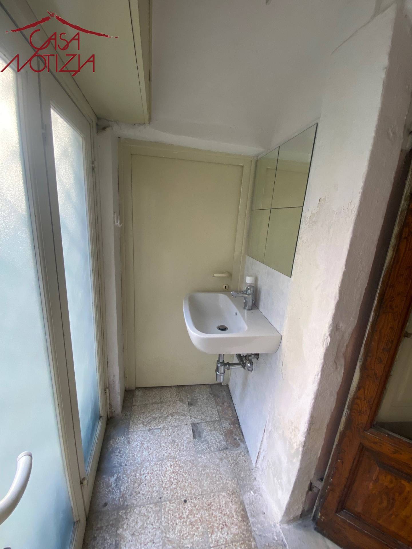 Immobile commerciale in vendita a Lucca, Centro storico