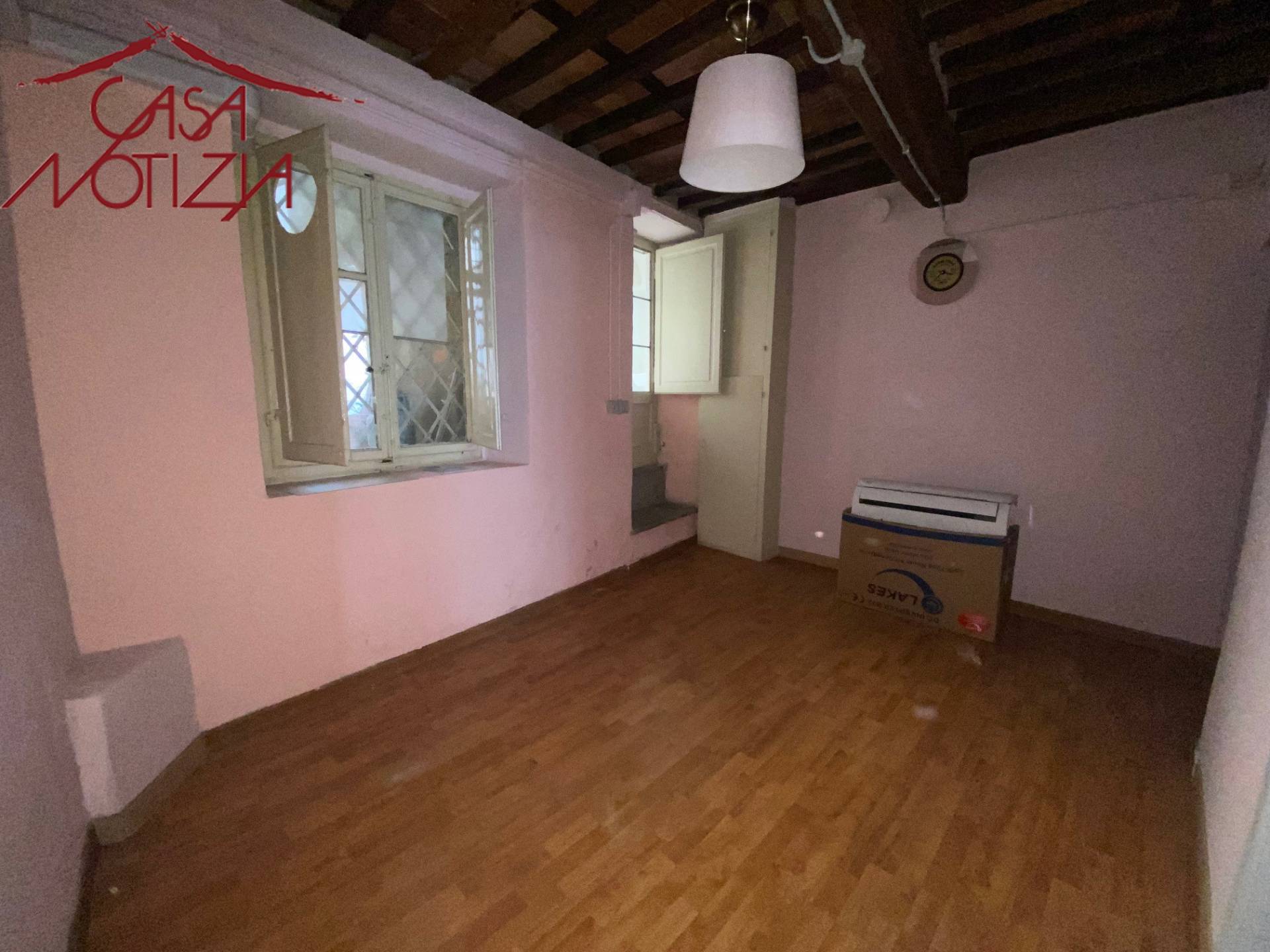 Immobile commerciale in vendita a Lucca, Centro storico