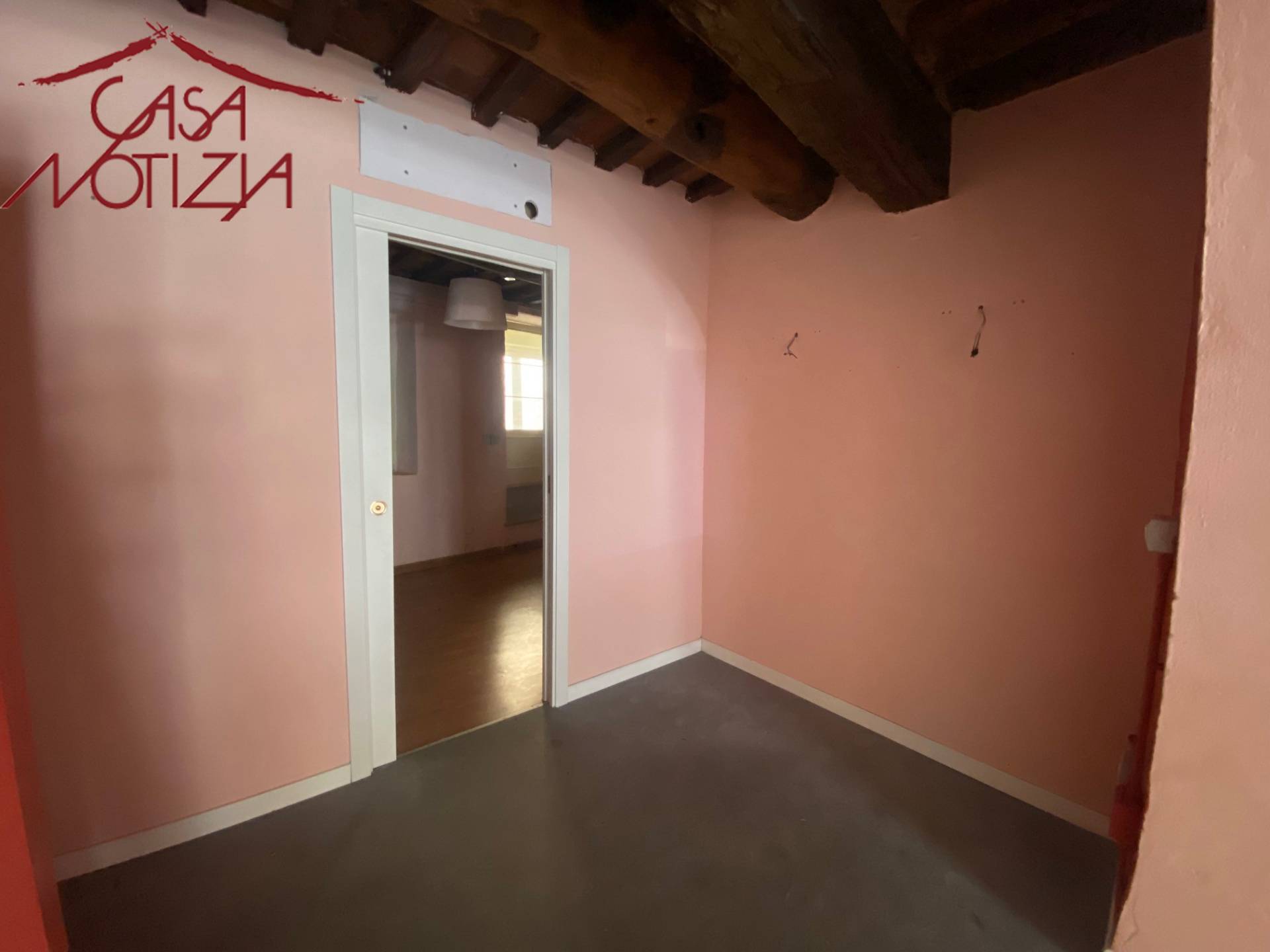 Immobile commerciale in vendita a Lucca, Centro storico