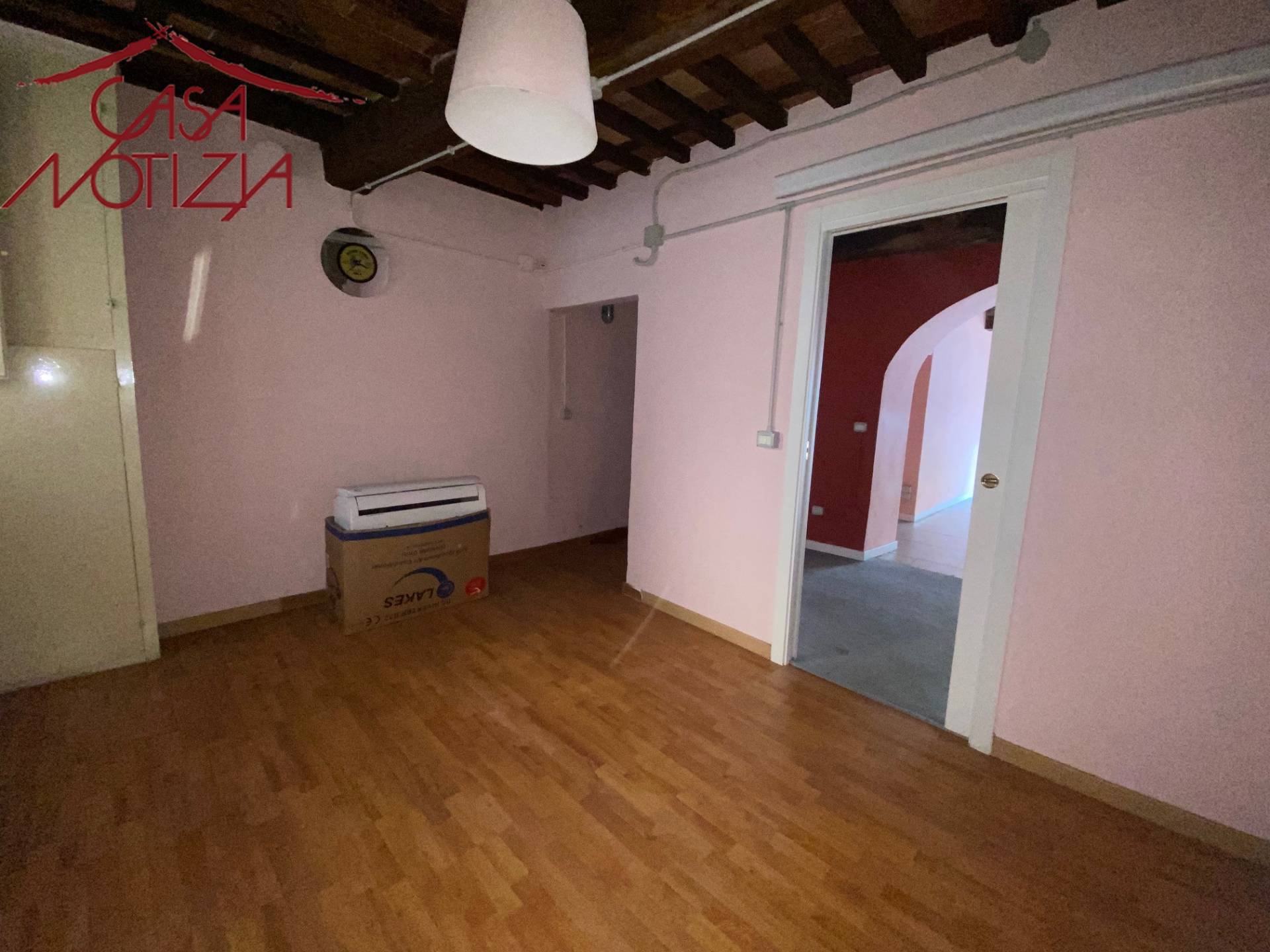 Immobile commerciale in vendita a Lucca, Centro storico