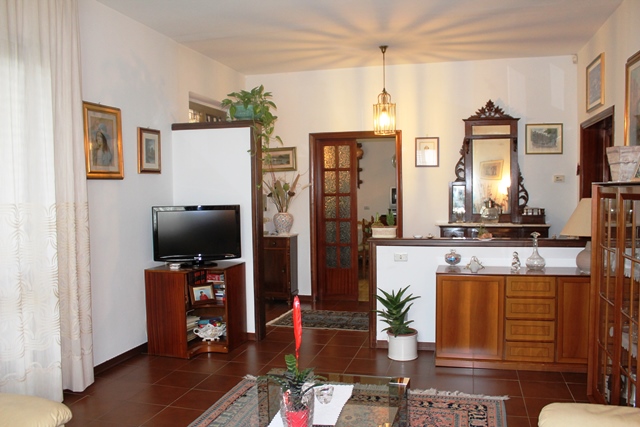 Villa bifamiliare in vendita a Lucca, S. GINESE