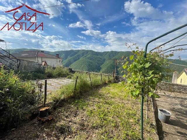 Casa semindipendente in vendita a Bagni di Lucca, Crasciana