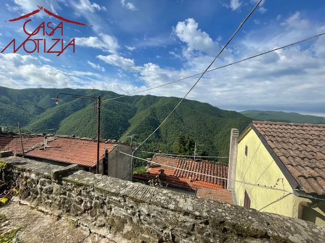 Casa semindipendente in vendita a Bagni di Lucca, Crasciana