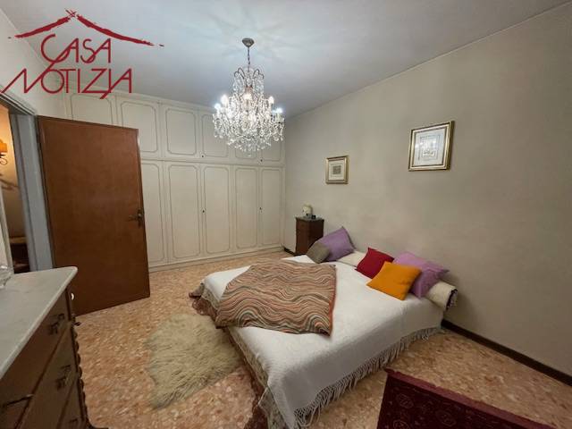 Villa bifamiliare in vendita a Lucca, Nozzano Castello