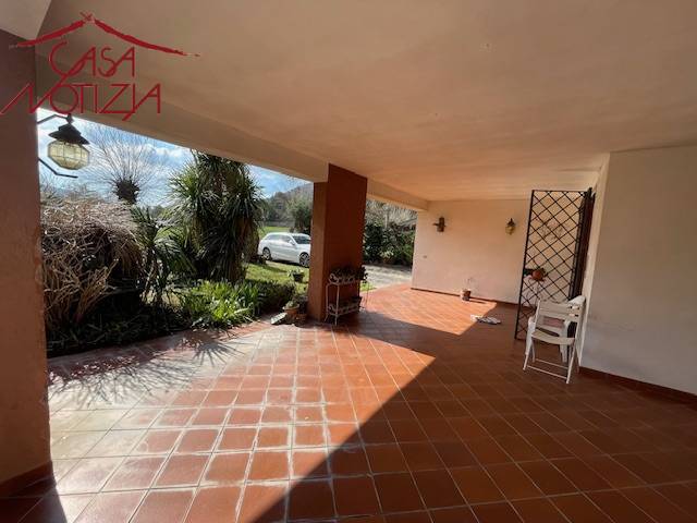 Villa bifamiliare in vendita a Lucca, Massa Pisana