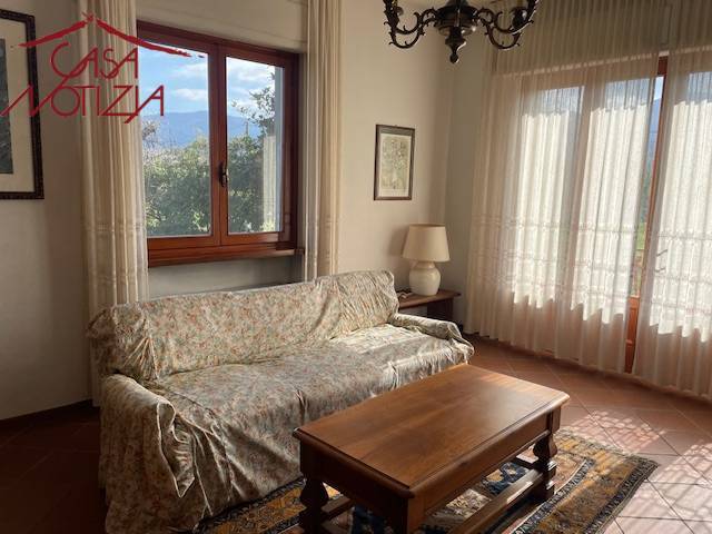 Villa bifamiliare in vendita a Lucca, Massa Pisana