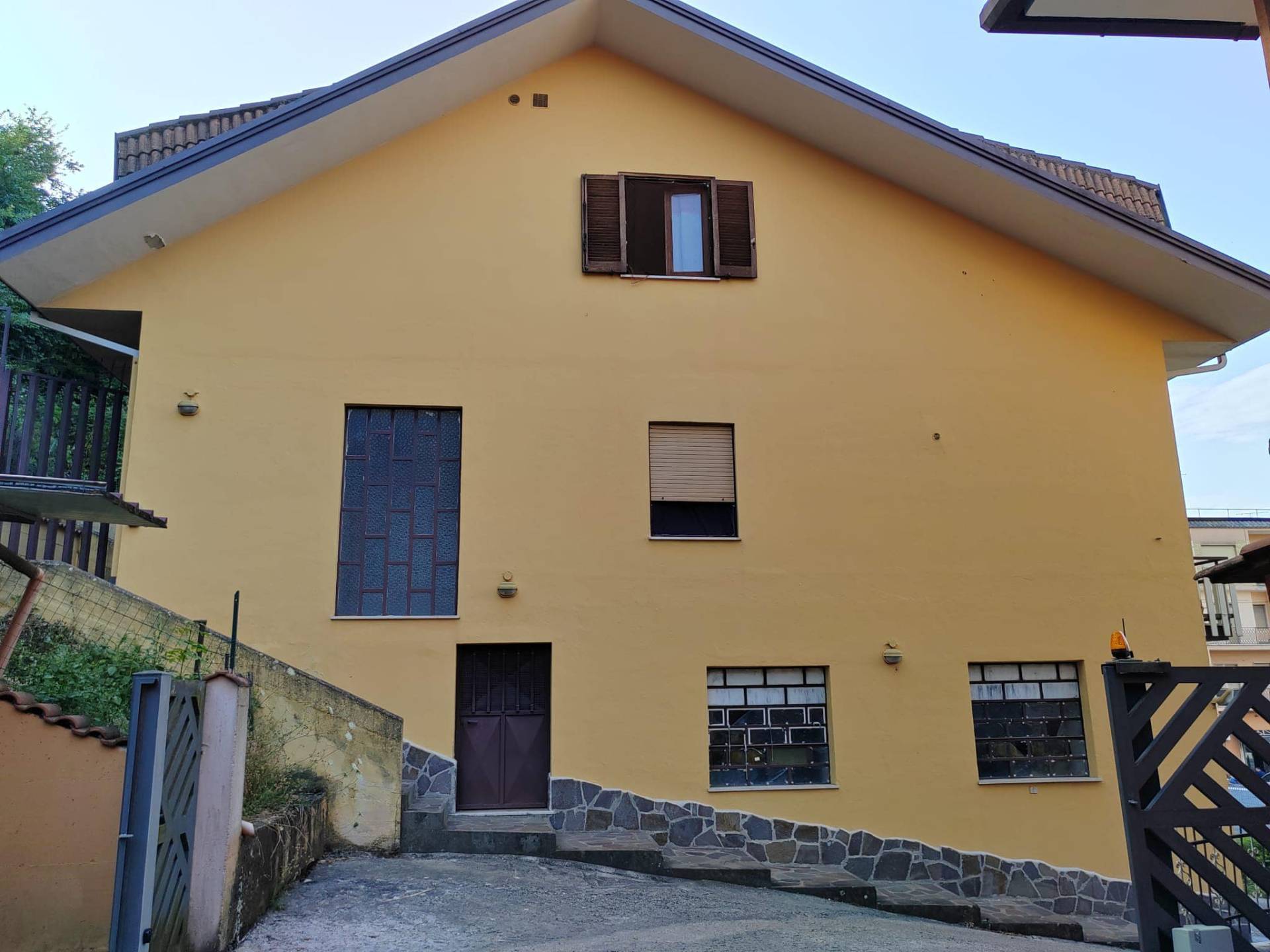 Casa indipendente con terrazzo a Ceccano