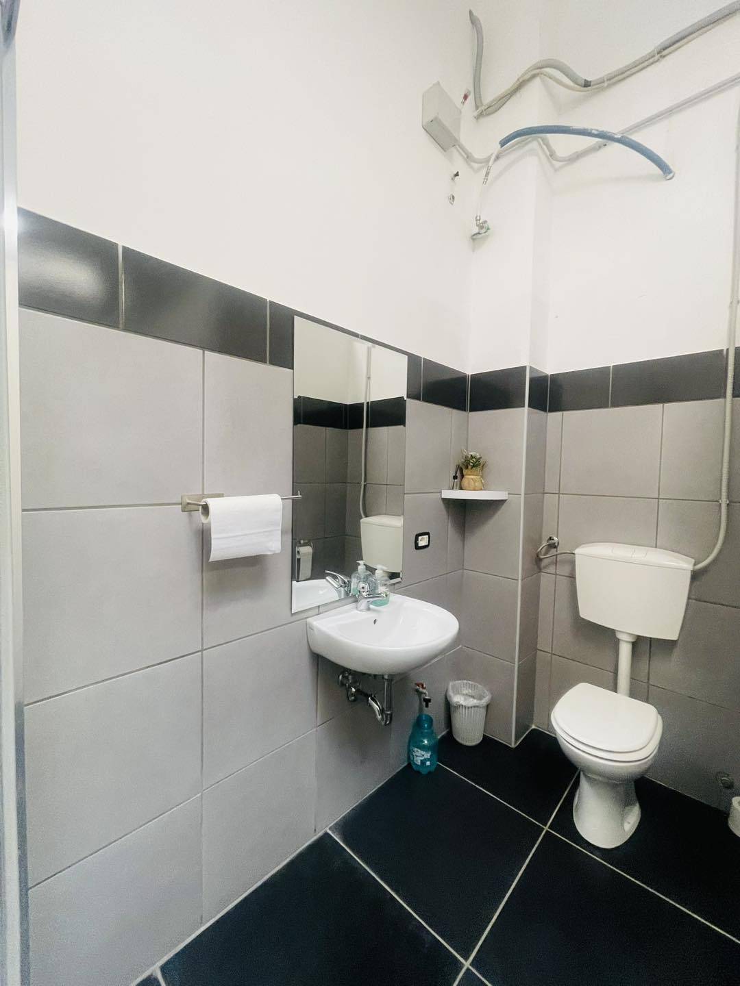 Locale commerciale in vendita a Frosinone