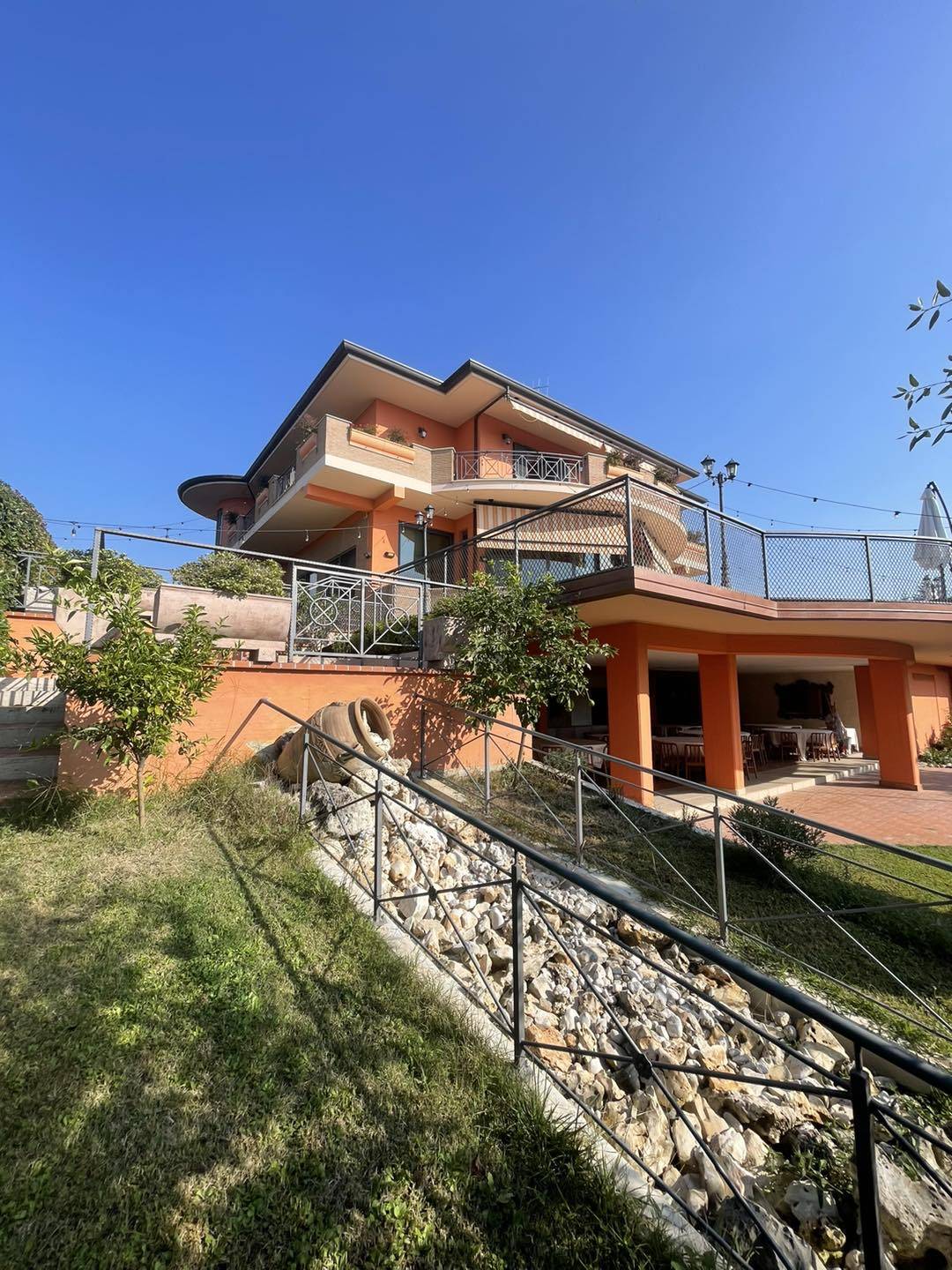 Locale commerciale in vendita a Ripi