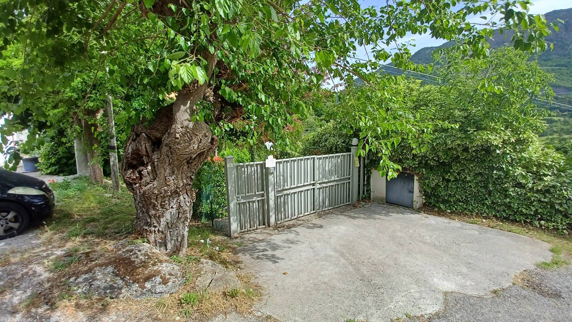 Locale commerciale in vendita a Belmonte Castello