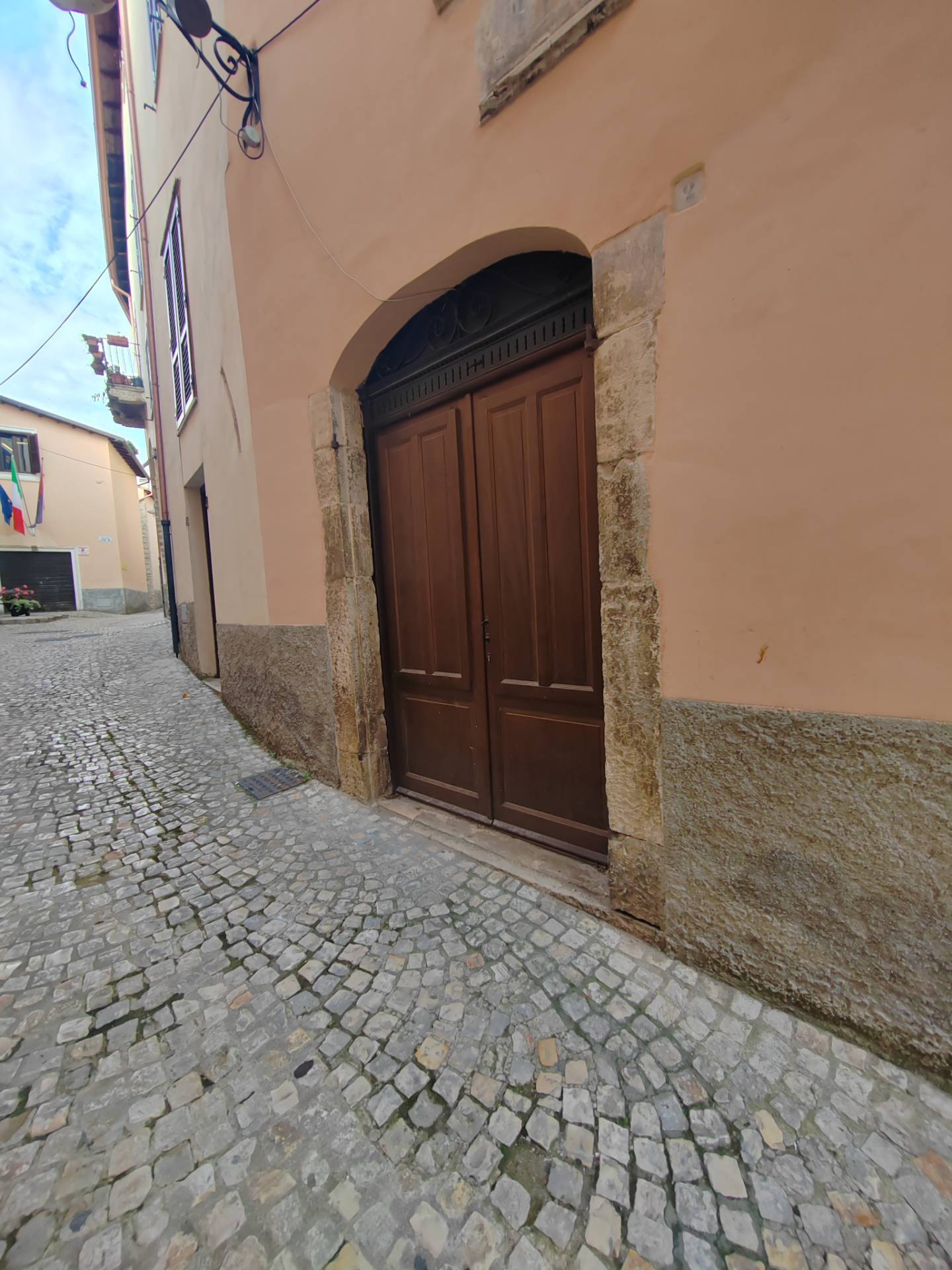Locale commerciale in vendita a Maenza