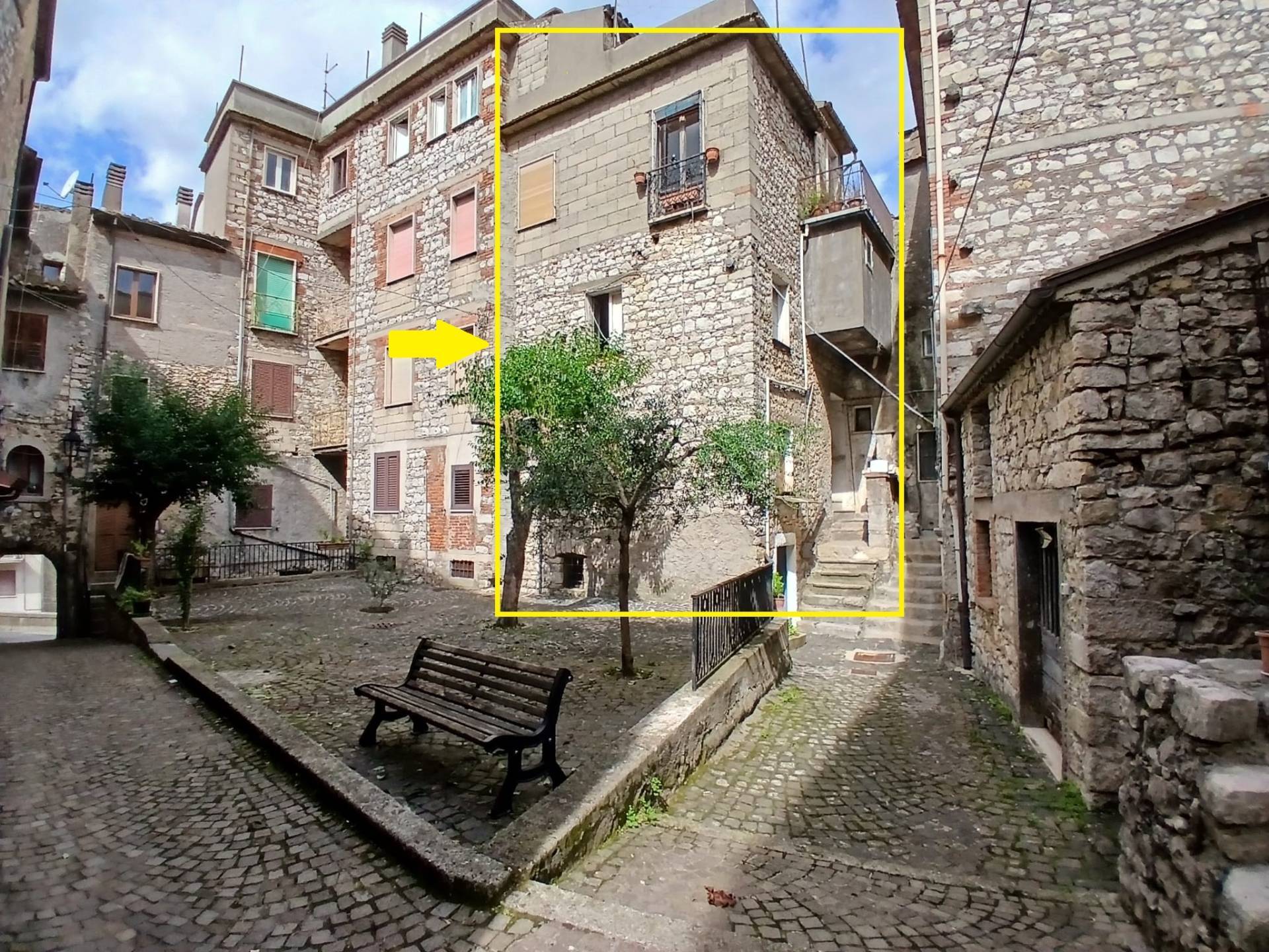 palazzina in vendita a Vallecorsa