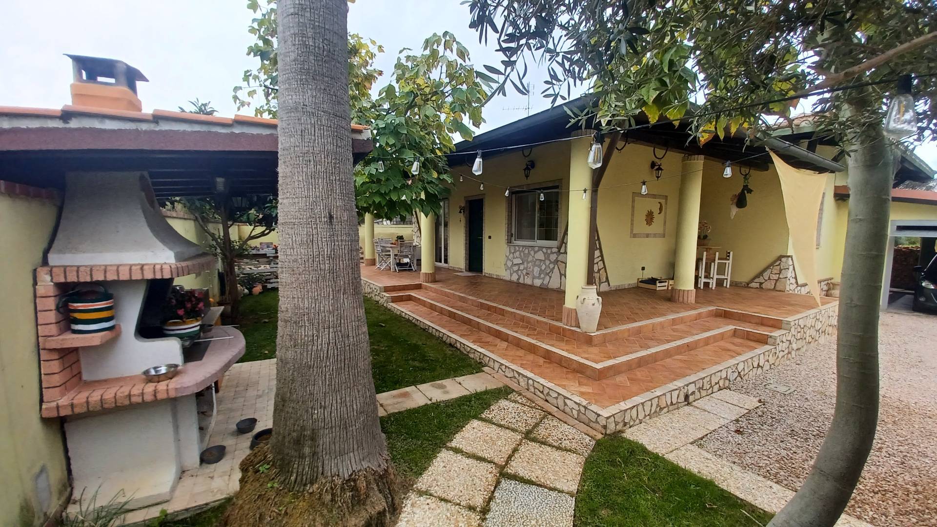 Villa in vendita a Latina