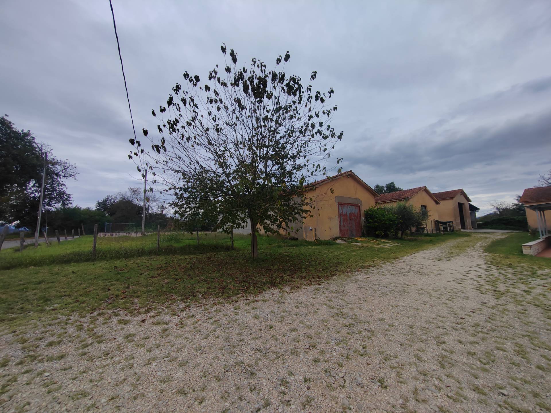 Magazzino in vendita a San Giovanni Incarico, San Cataldo