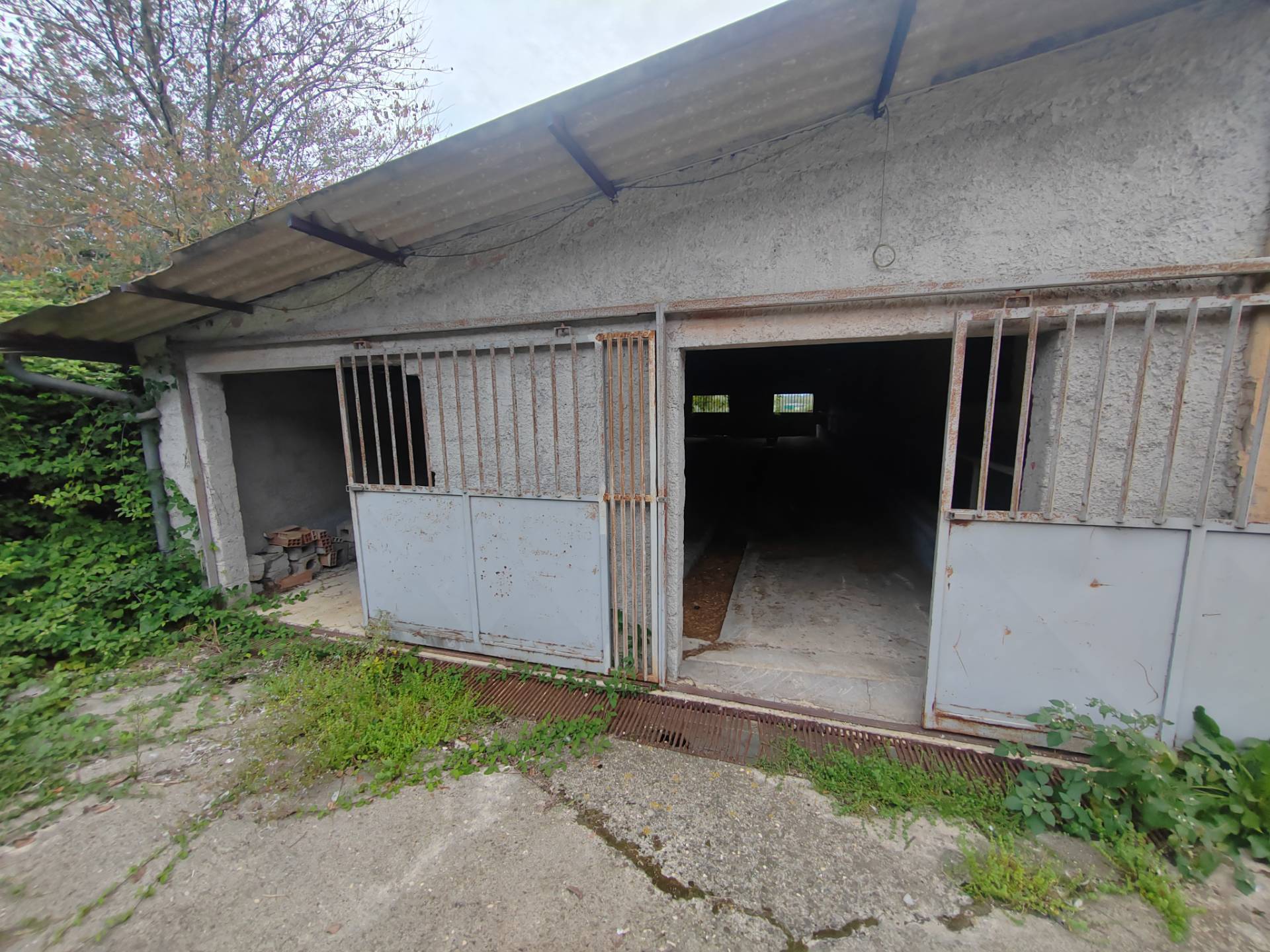 Magazzino in vendita a San Giovanni Incarico, San Cataldo