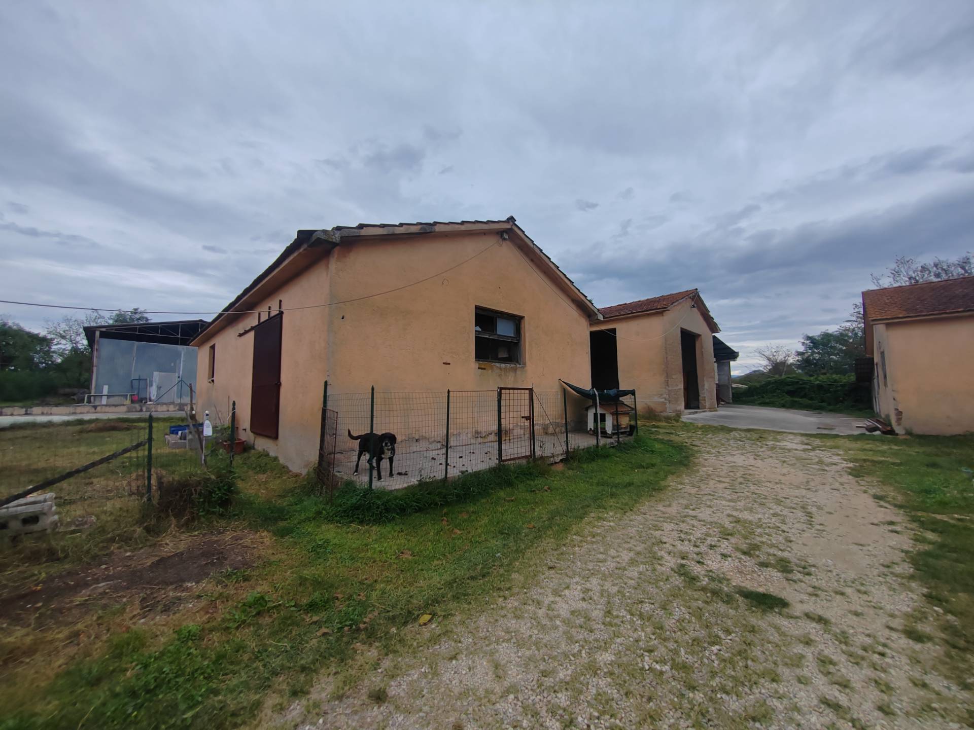 Magazzino in vendita a San Giovanni Incarico, San Cataldo