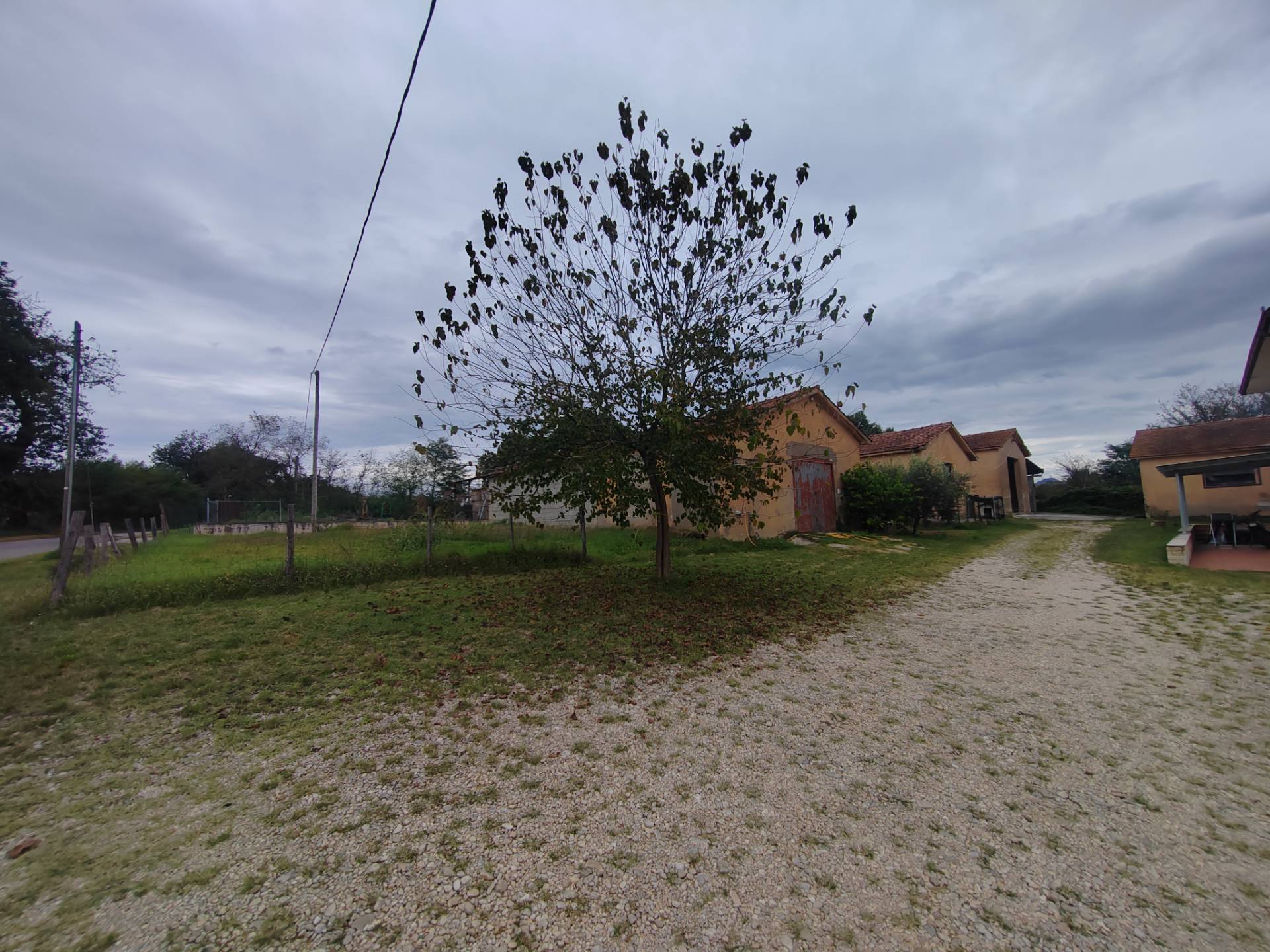 Magazzino in vendita a San Giovanni Incarico, San Cataldo