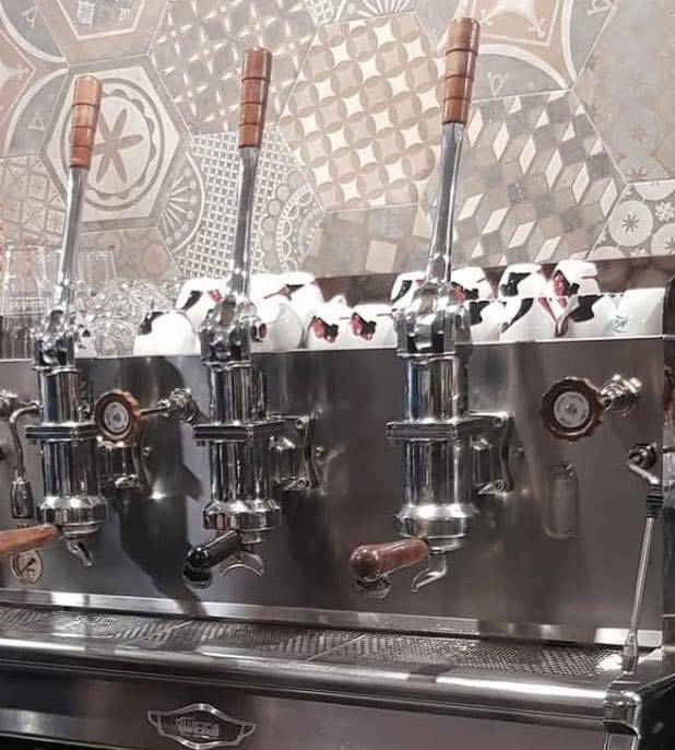 Attivita' commerciale in vendita a Frosinone, Centro