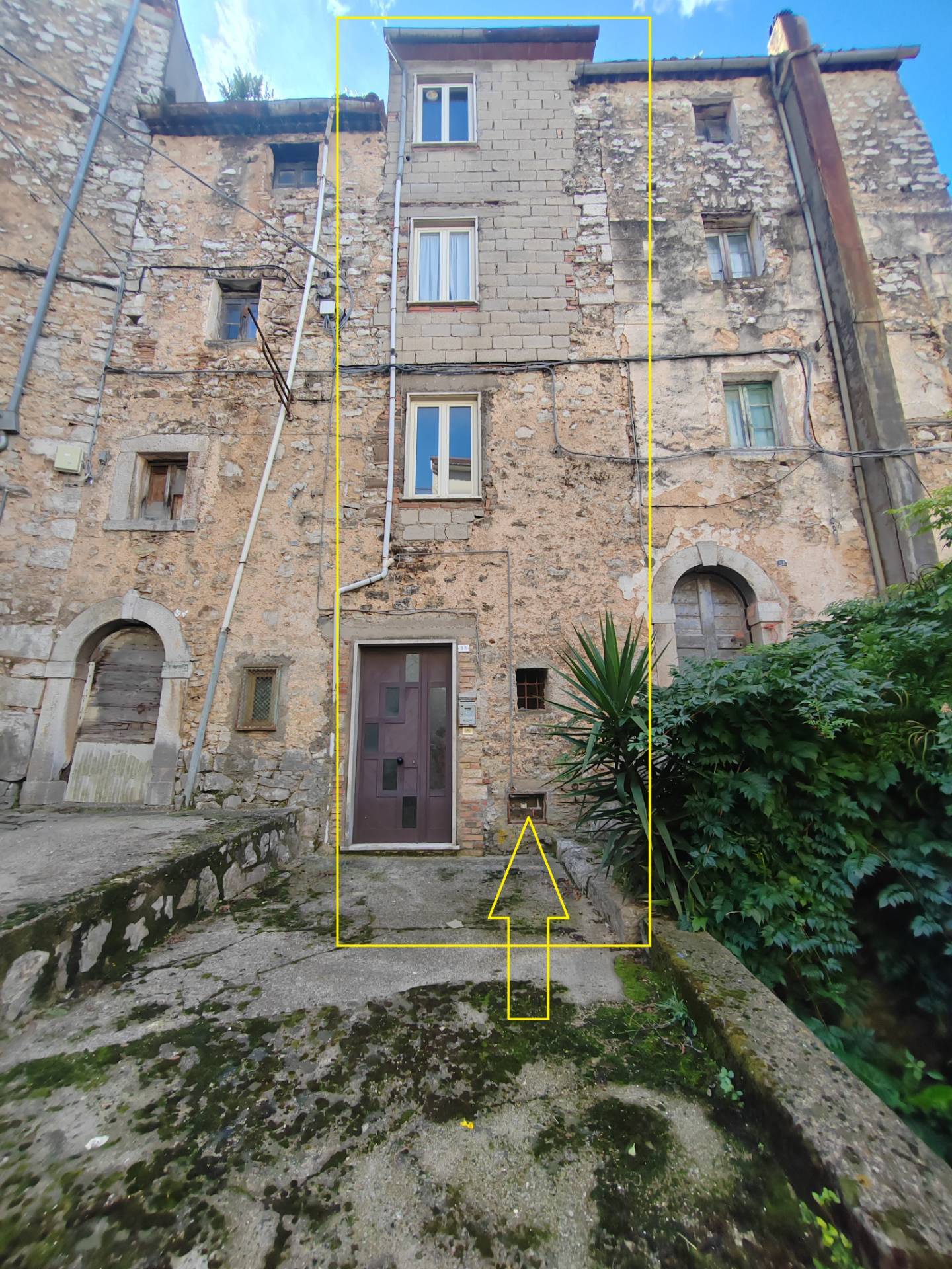 palazzina in vendita a Vallecorsa