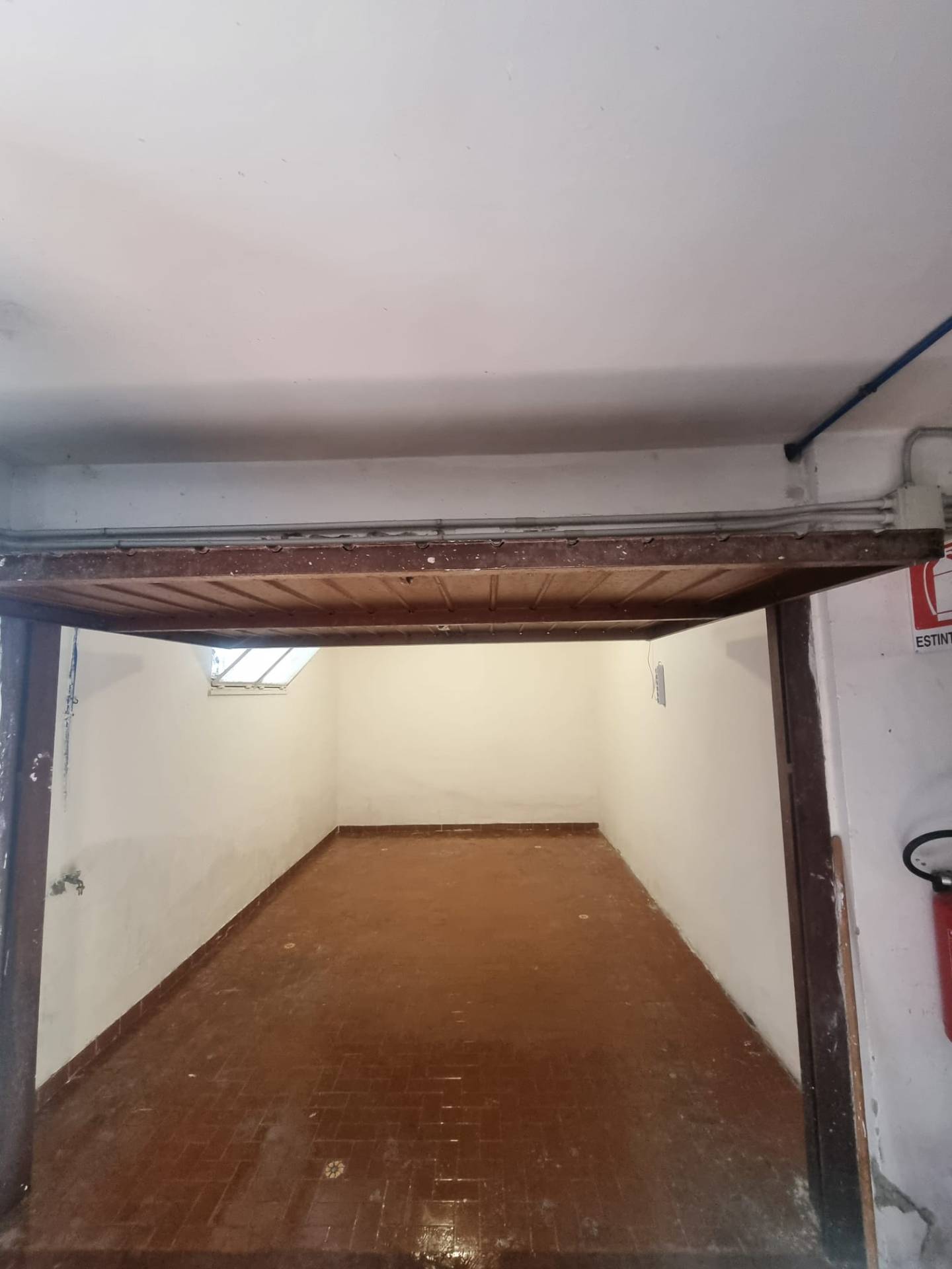 Box o garage in vendita a Terracina