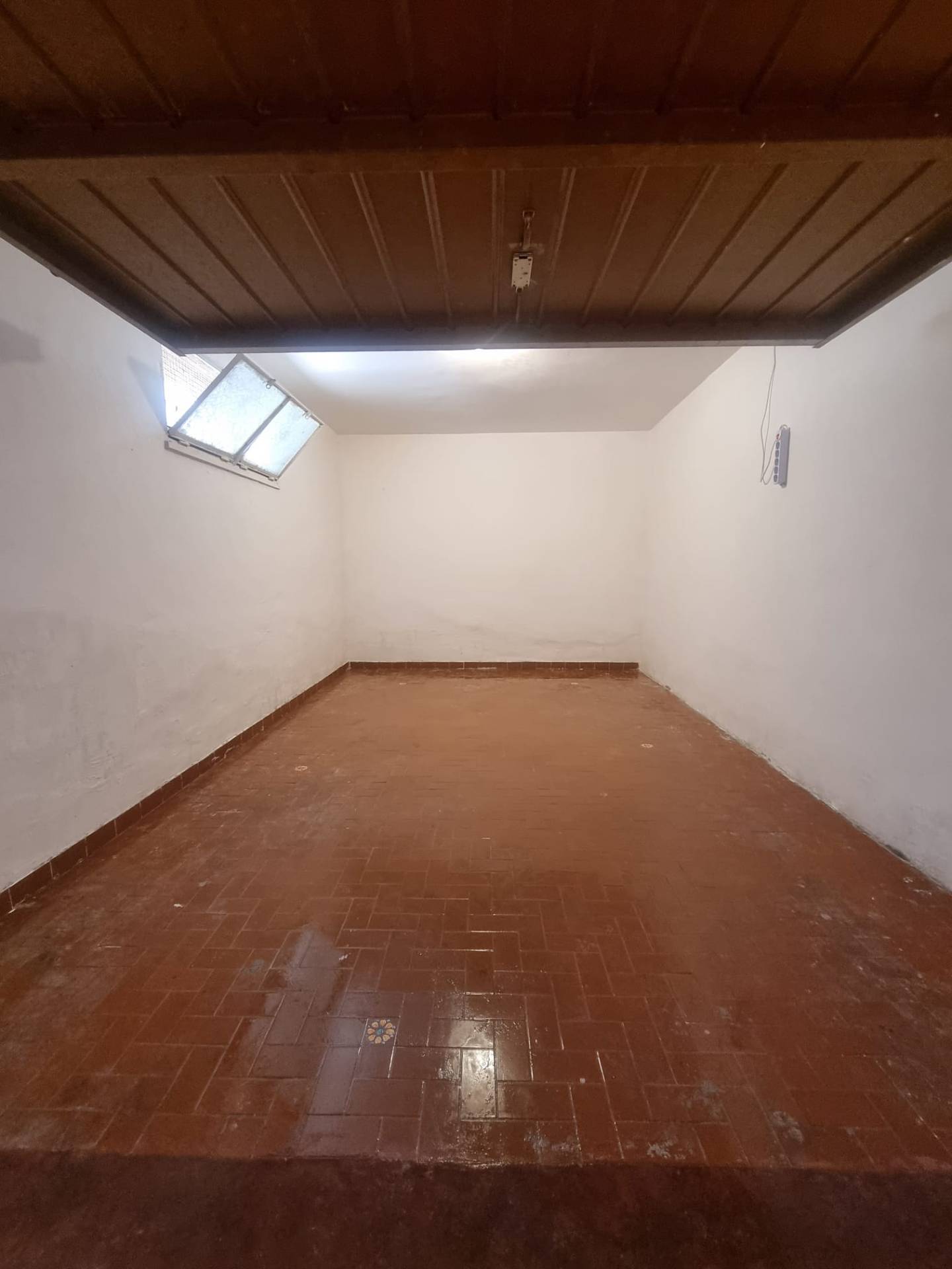 Box o garage in vendita a Terracina