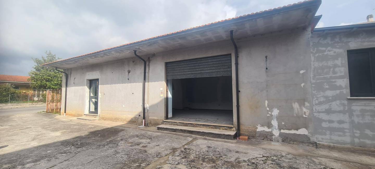 Locale commerciale in affitto a Alatri