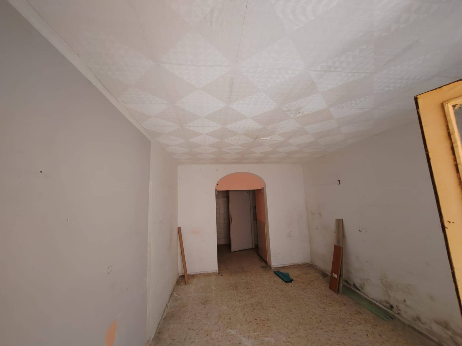 Locale commerciale in vendita a Maenza