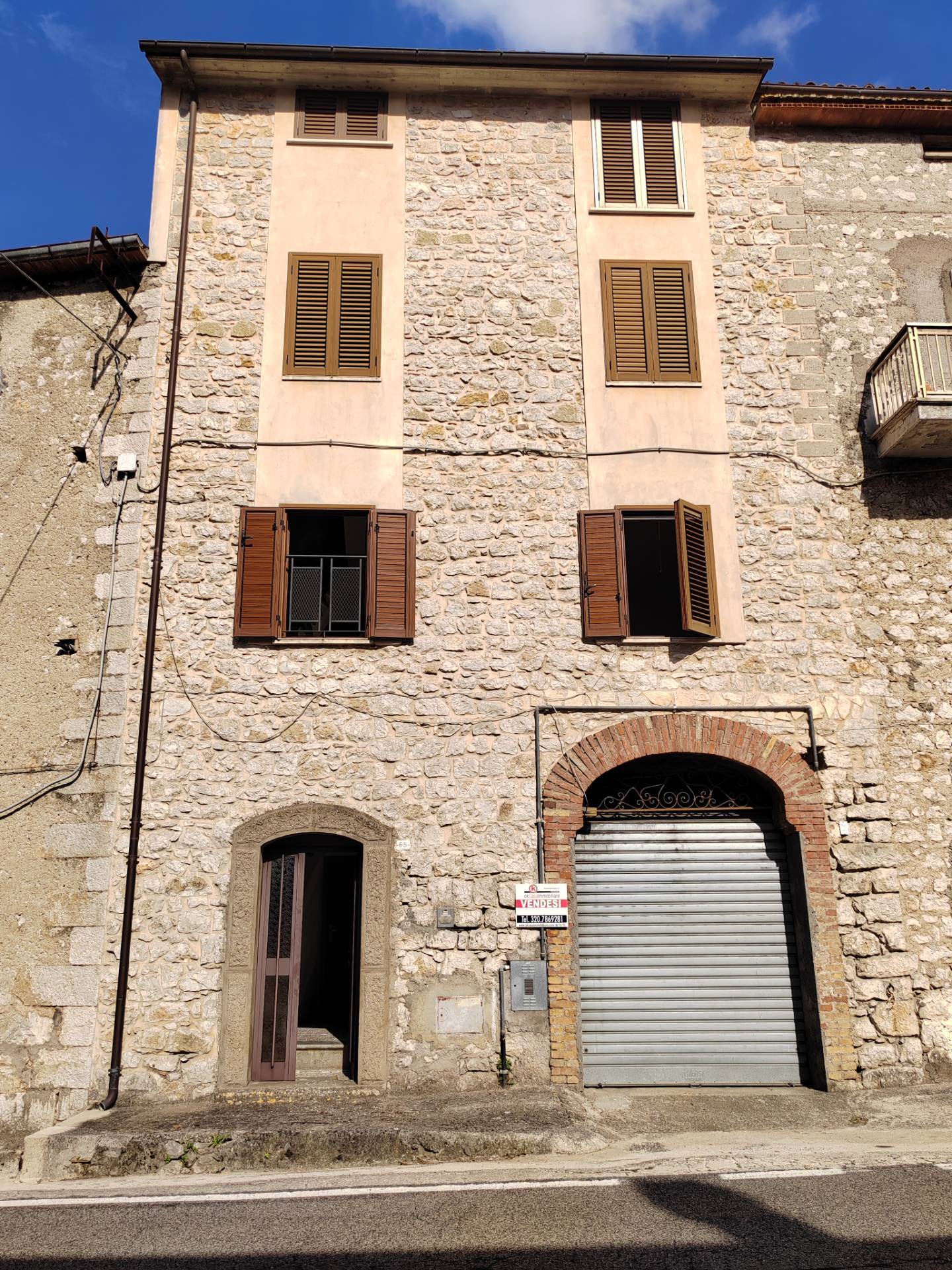 palazzina in vendita a Vallecorsa