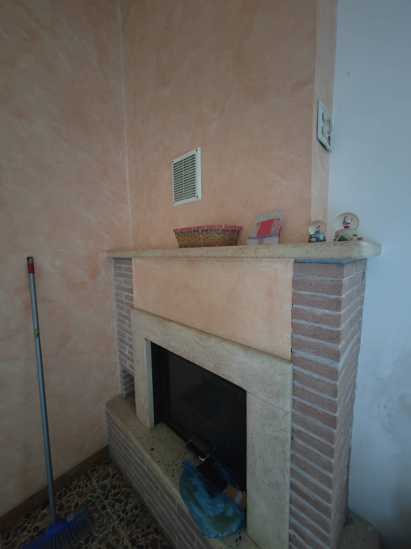 palazzina in vendita a Vallecorsa