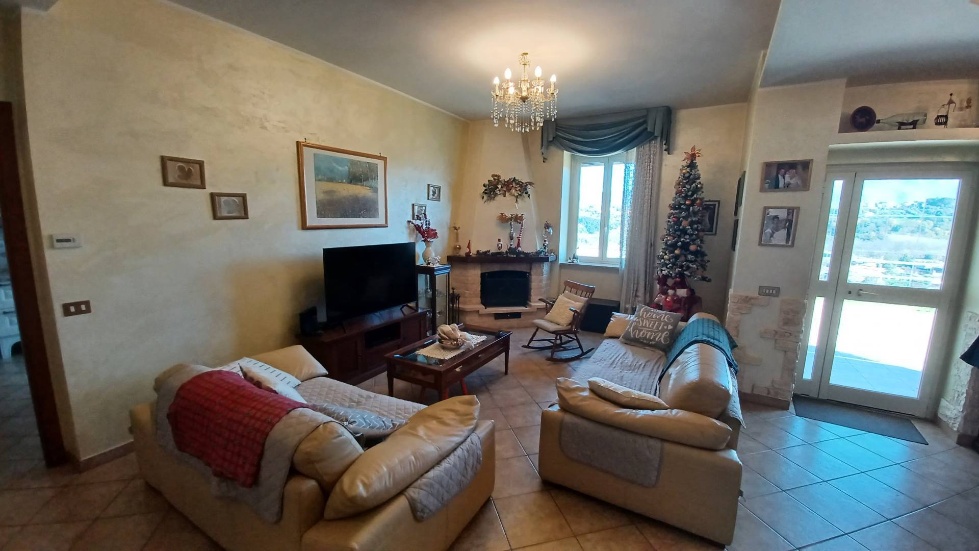 Villa in vendita a Gallicano nel Lazio