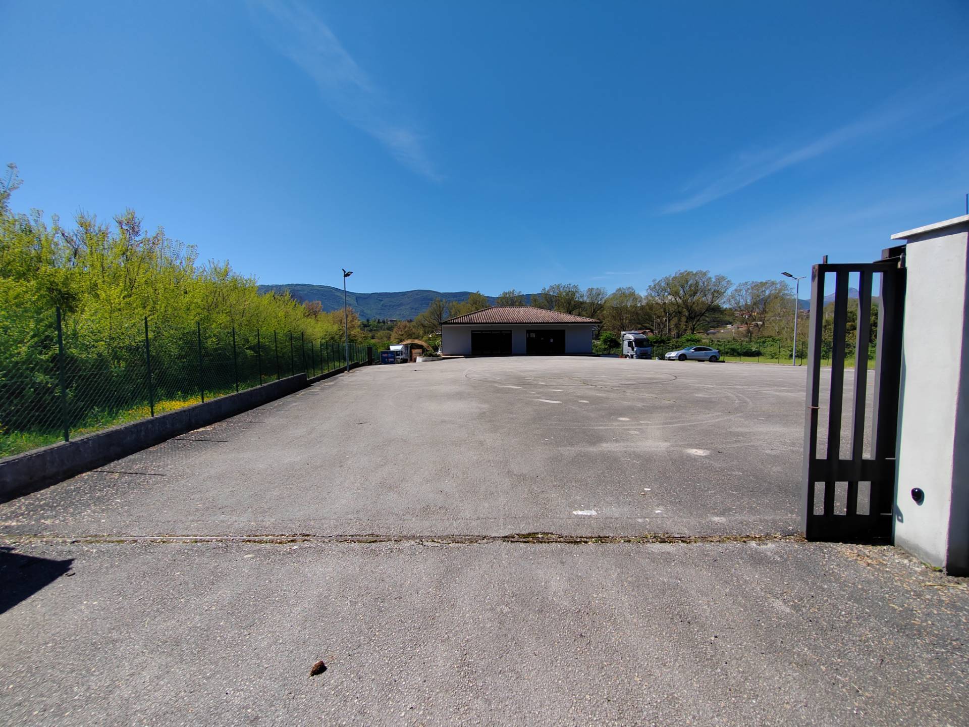 Locale commerciale in affitto a Ceccano