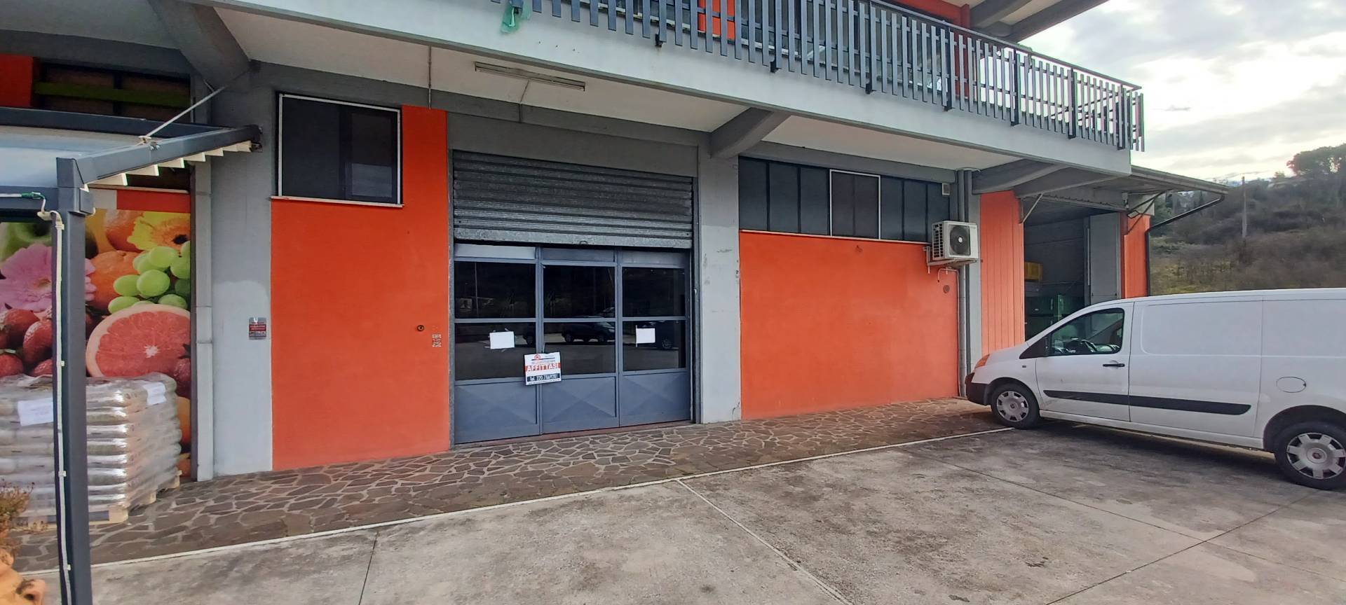 Locale commerciale in affitto a Ceccano