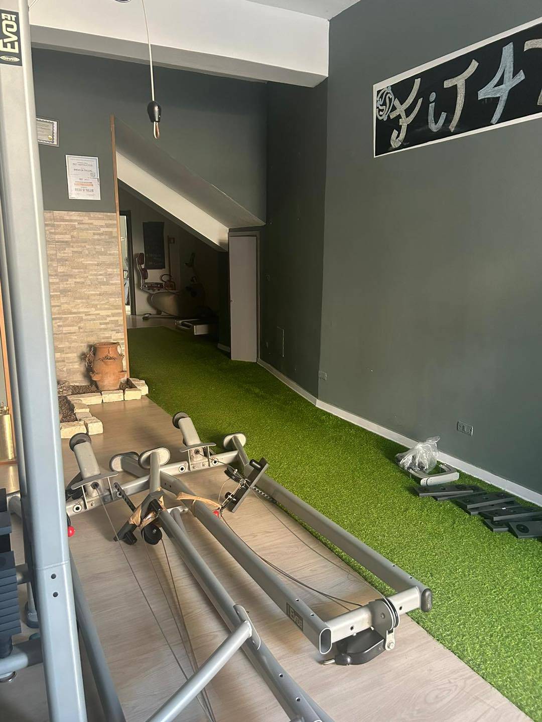 Locale commerciale in affitto a Frosinone, Centro