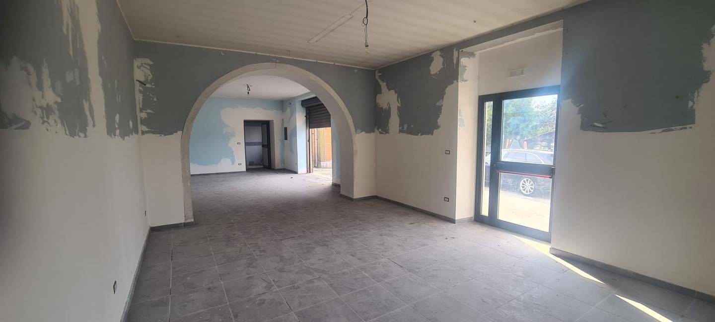 Locale commerciale in affitto a Alatri