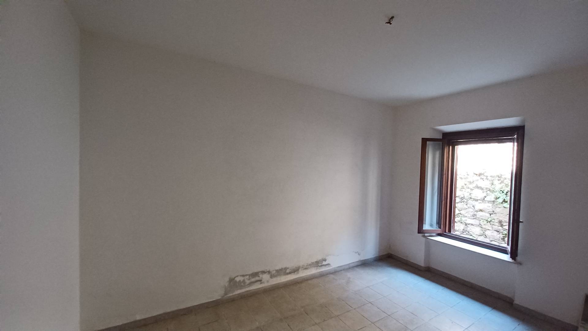 Appartamento in vendita a Vallecorsa