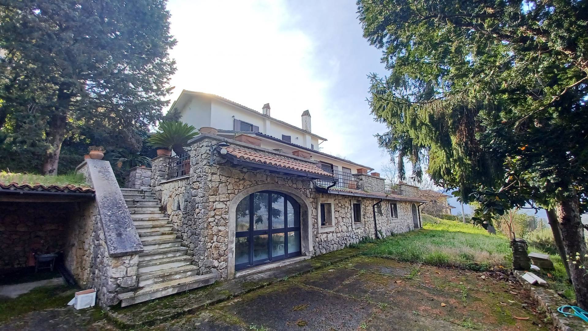 Villa in vendita a Giuliano di Roma