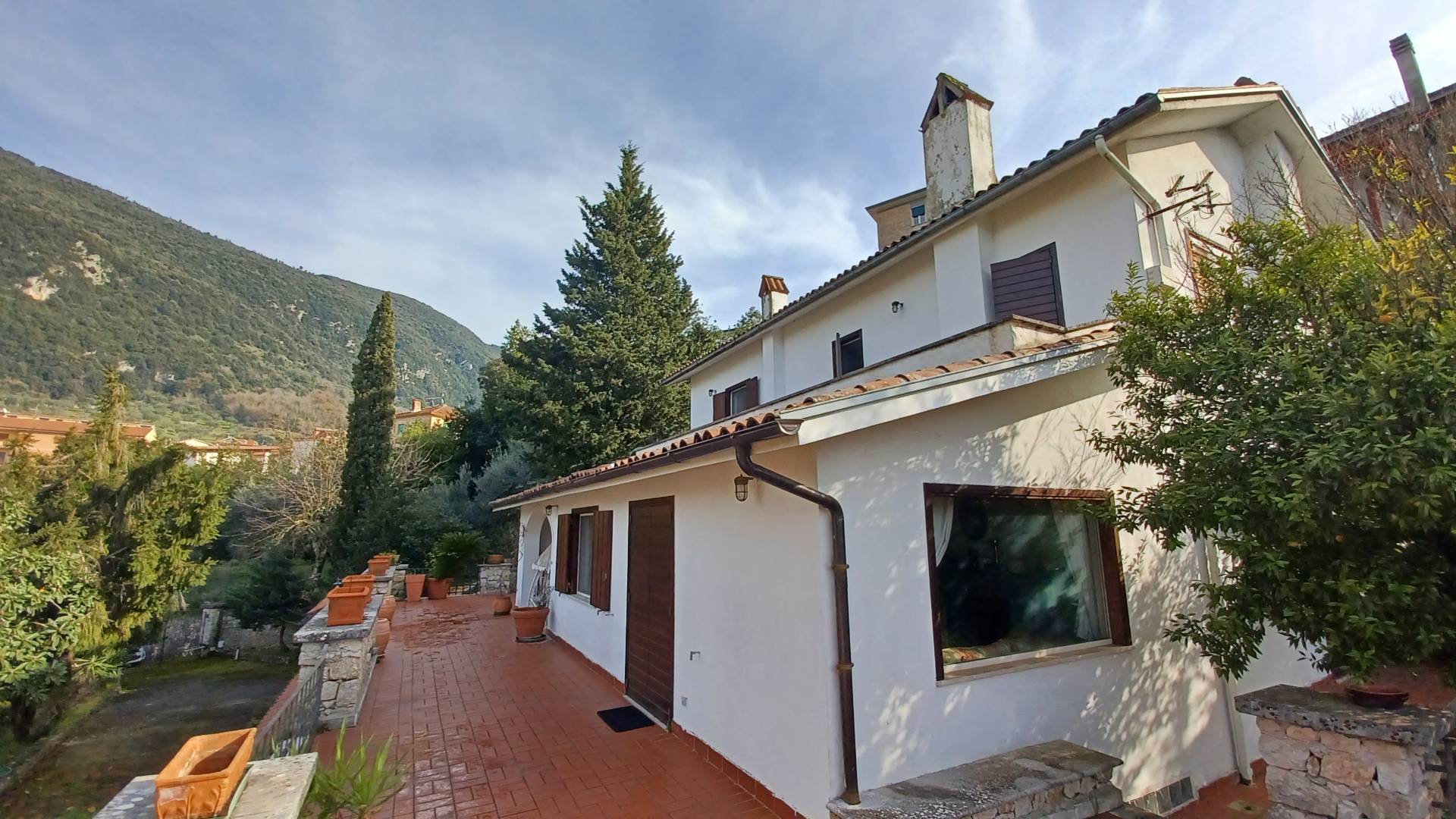 Villa in vendita a Giuliano di Roma