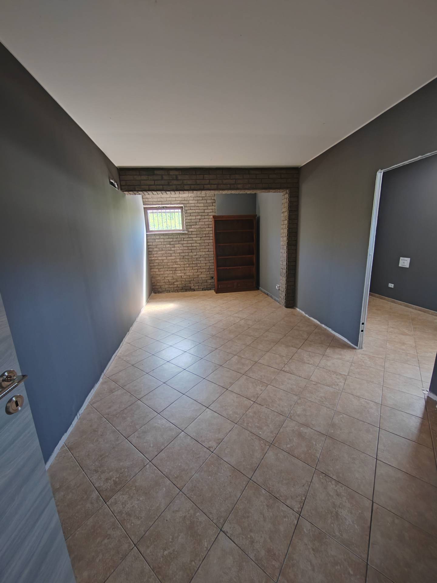 Locale commerciale in affitto a Ceccano